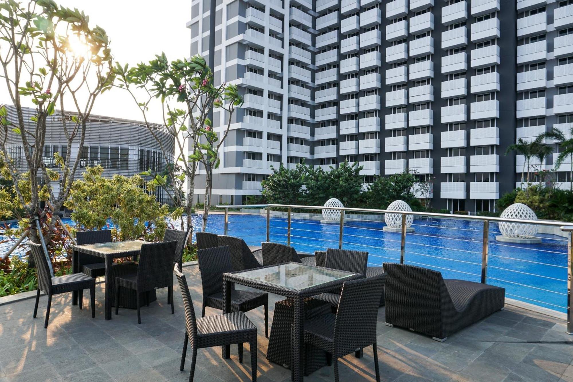 Cozy Living And Warm Studio Apartment At West Vista By Travelio Jakarta Exterior photo