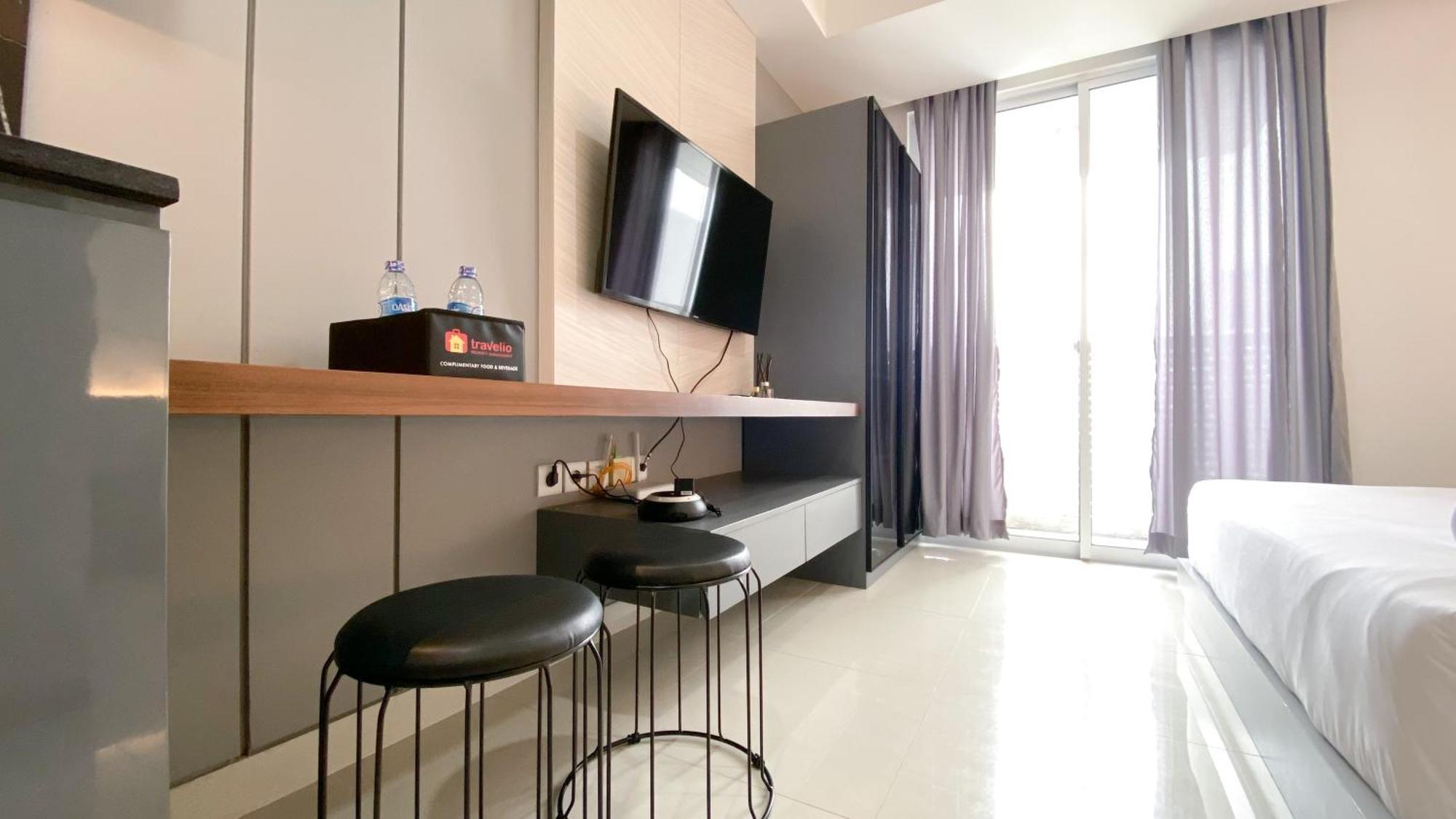 Cozy Living And Warm Studio Apartment At West Vista By Travelio Jakarta Exterior photo